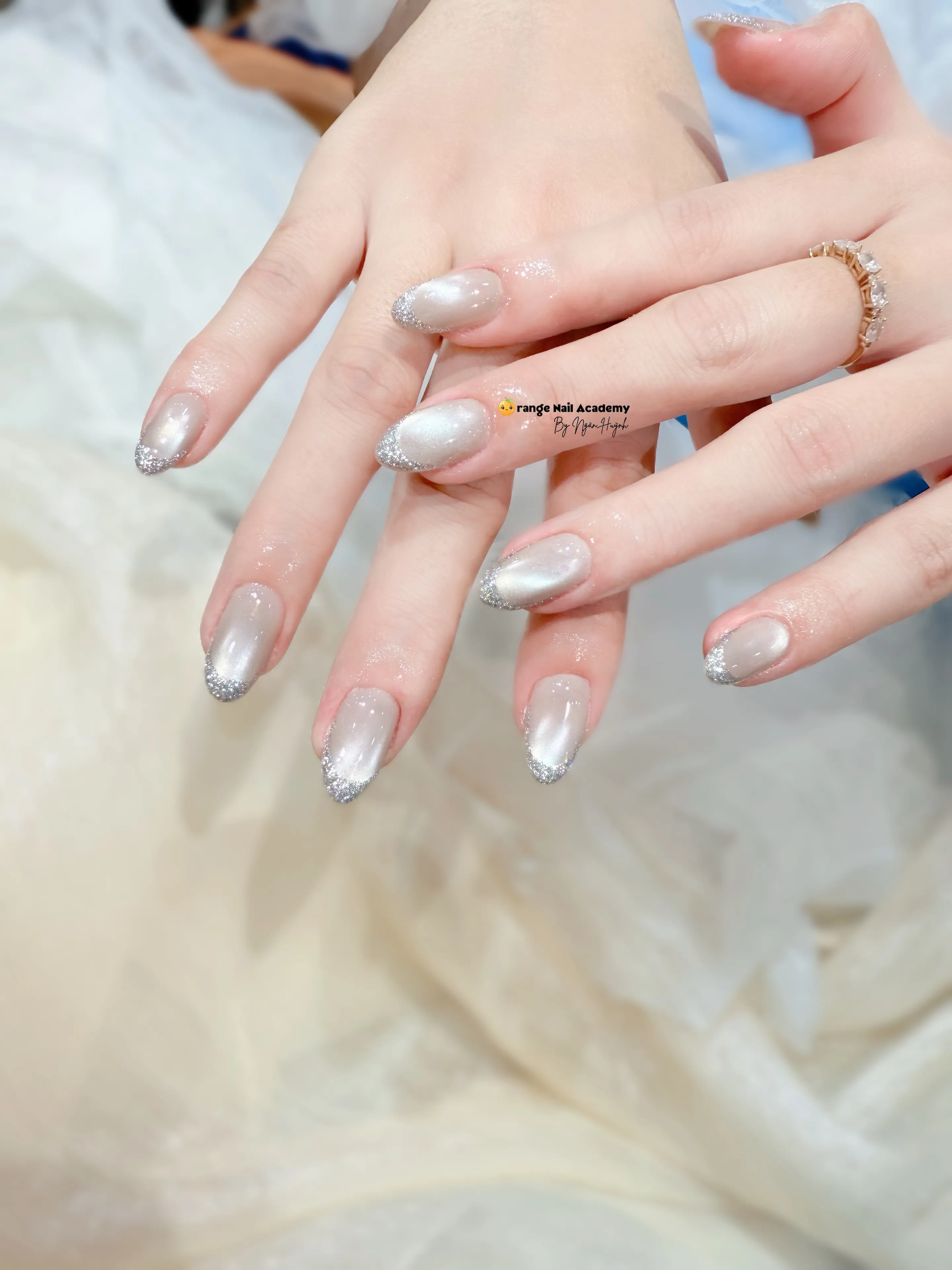 Elegant neutral nail set